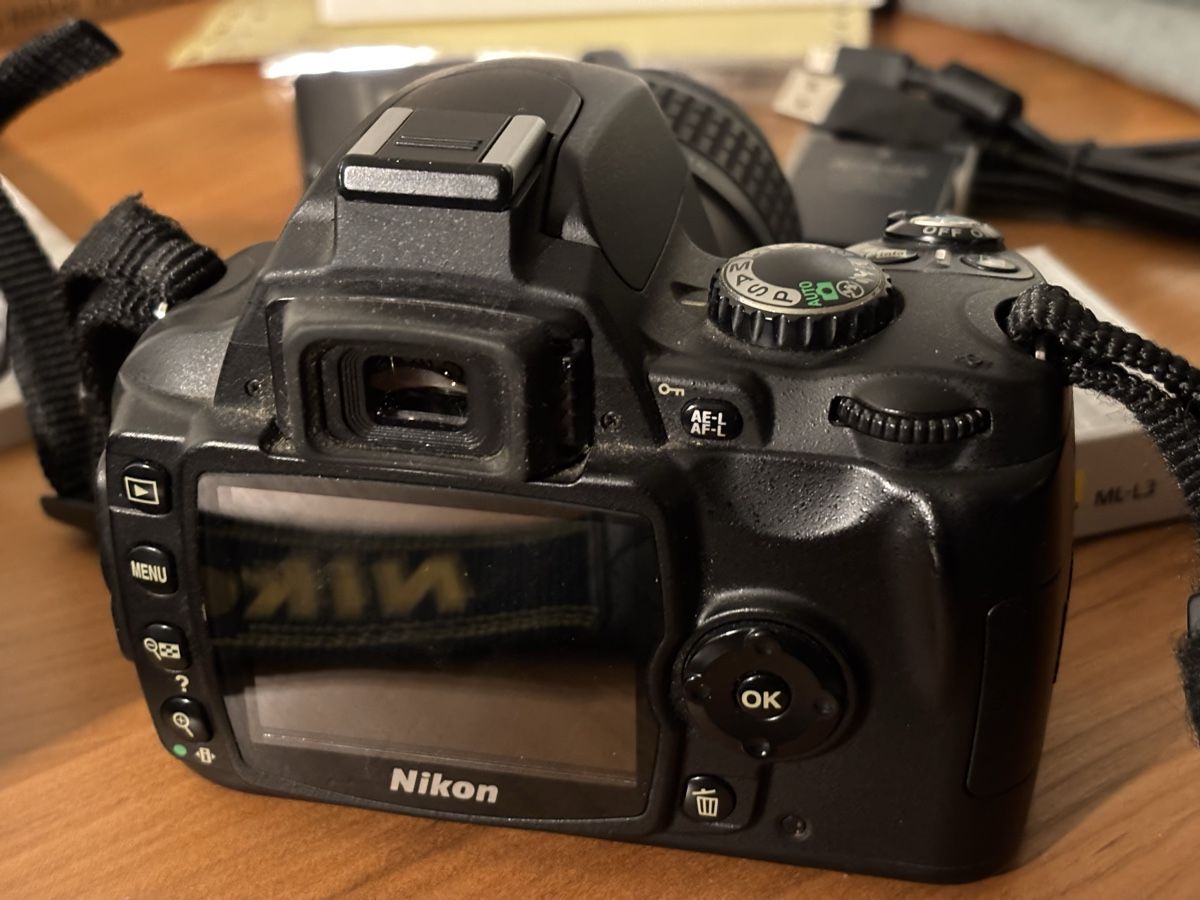 Nikon Fotocamera: Nikon D40 Kit - Spiegelreflexkamera mit 18-55mm Objektiv – Usato da Zürich venduto da eab_q7vx 3
