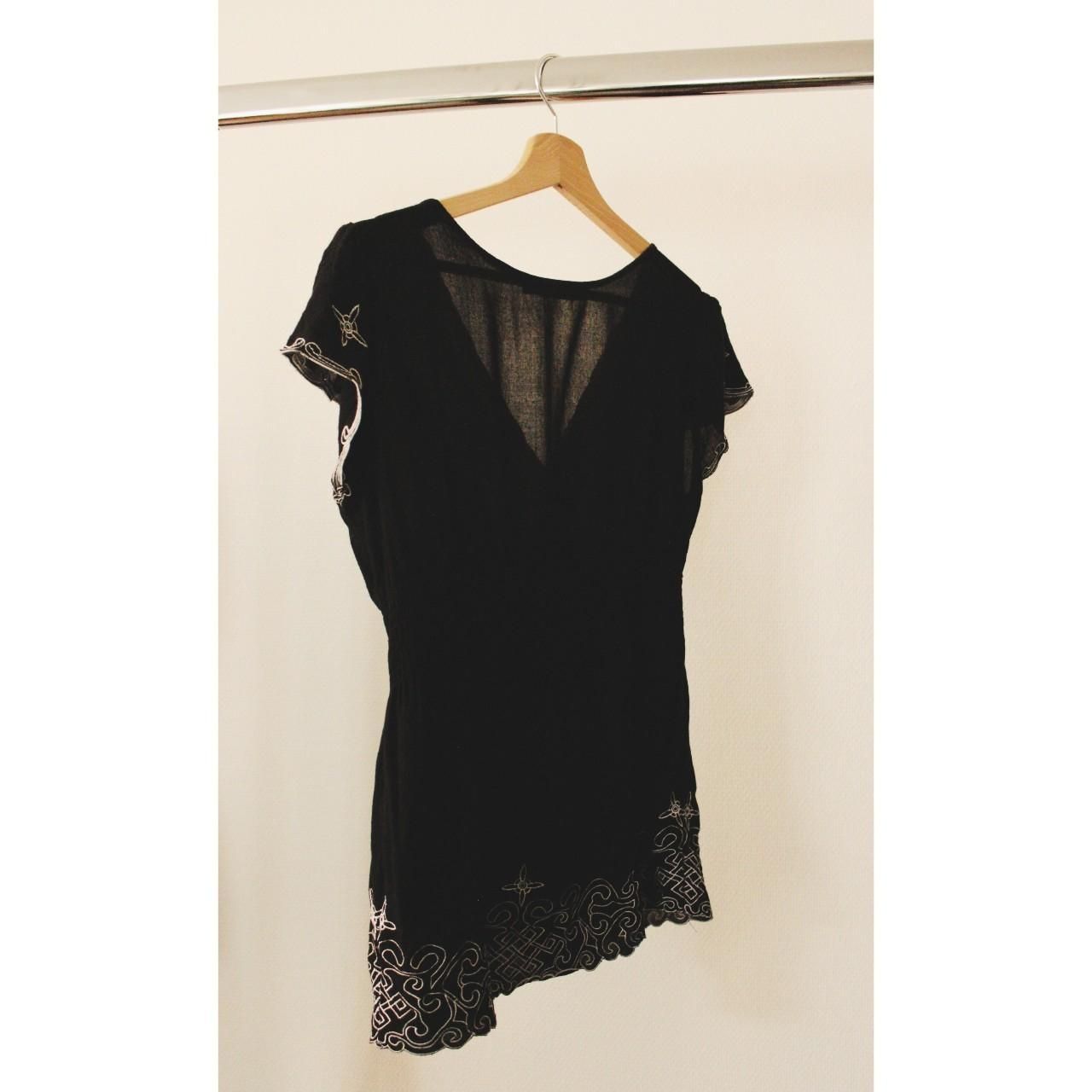 Top: Sommershirt / Top mit Stickerei – Usato da St. Gallen venduto da jbu_ns6v 1