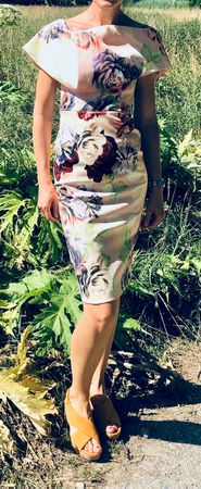 Asos Blumenkleid, Etuikleid, festlich