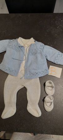Puppenkleider für und von grosser Puppe getragen