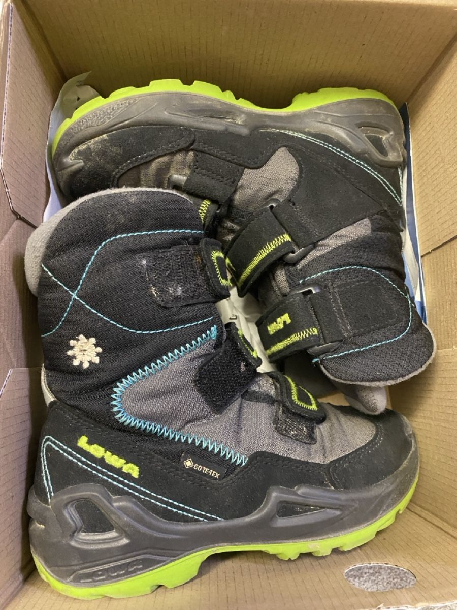 Lowa Scarpe per ragazzi: Lowa Winterstiefel Gr 29 – Usato da Münchenstein venduto da sommerverkauf12 1