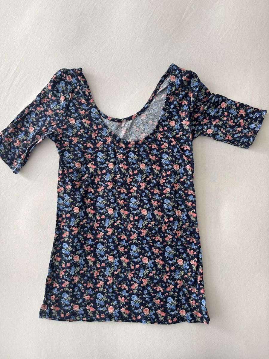 H&M T-shirt: Hm long t-shirt size s cotton – Usato da Vesenaz venduto da nat_mq8l 1