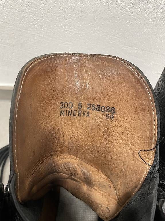 Herrenschuhe: Militär-Kampfstiefel Grösse 44 – Gebraucht aus St. Niklausen OW von Burro1 1