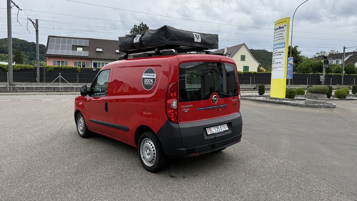 Opel Veicoli commerciali: Opel Combo 1.6 cdti – Usato da Liestal venduto da lor_tm8s 6