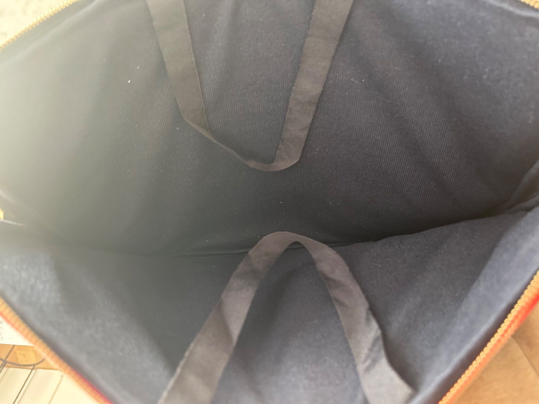 Covers & Borse: Tommy Hilfiger laptop case – Usato da Biel/Bienne venduto da zit_v5yc 5
