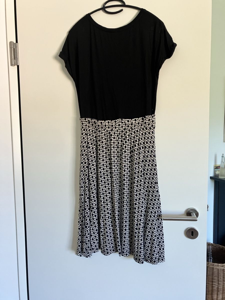 Vestiti: Sommerkleid  – Usato da Baden venduto da sylivianne