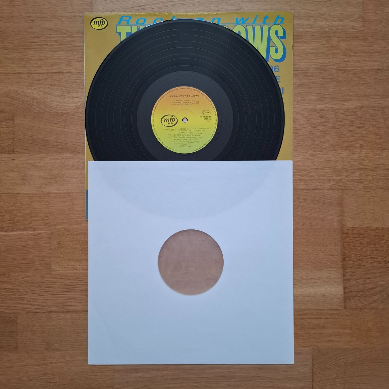 Vinyles: Shadows - Rock On With The Shadows – D'occasion à Arbon par pendulum 1