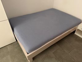 Bettgestell mit Lattenrost 140x200 cm sehr guter Zustand