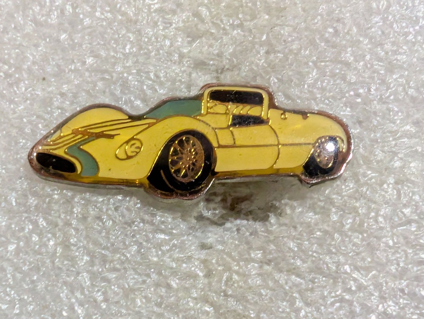 Placchette & Badge: Ansteckpin 172: Rennauto – Usato da Oppligen venduto da Pin-Fall-Shop