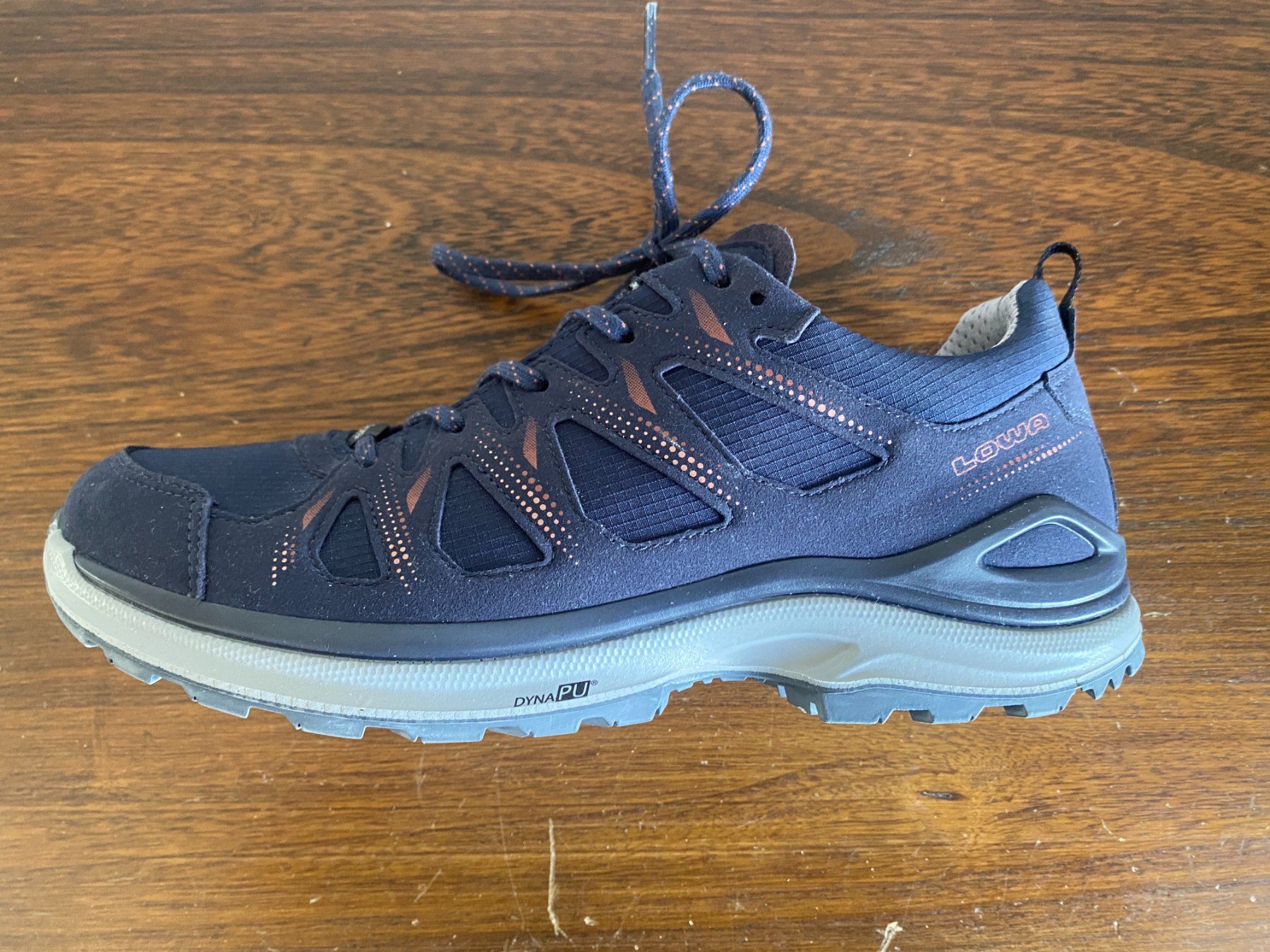 Lowa Scarpe da donna: Lowa Damen Wanderschuh (41) – Usato da Gümligen venduto da Vicky2 2