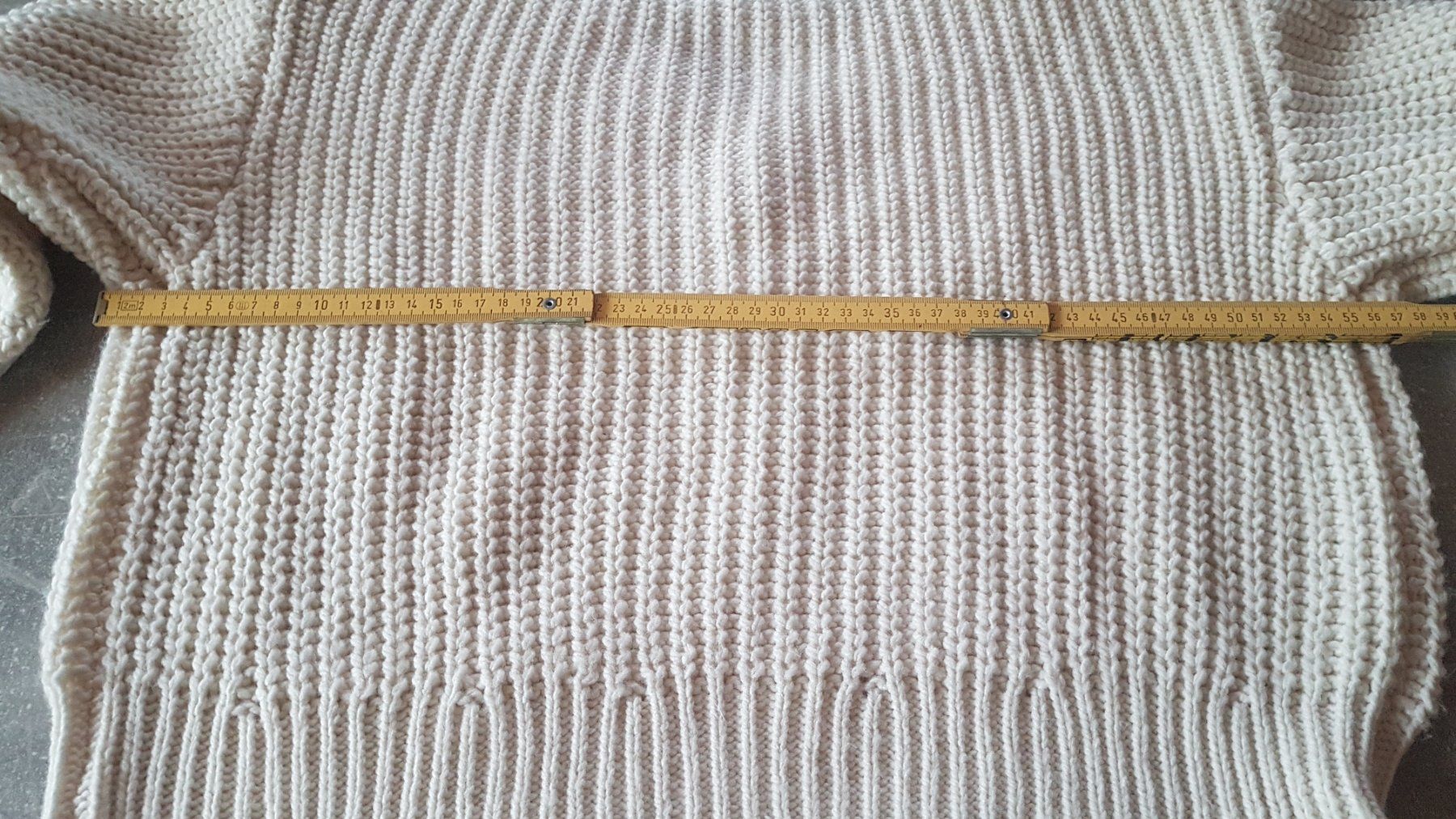 H&M Maglioni & Felpe: Pull col en V taille S marque H&M – Usato da Villiers venduto da san_jn5w 4