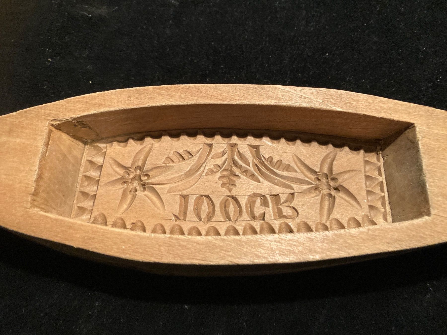 Articles en bois: älteres Holz-Butter-Model – Défectueux à Zürich par Chaeffeler 3