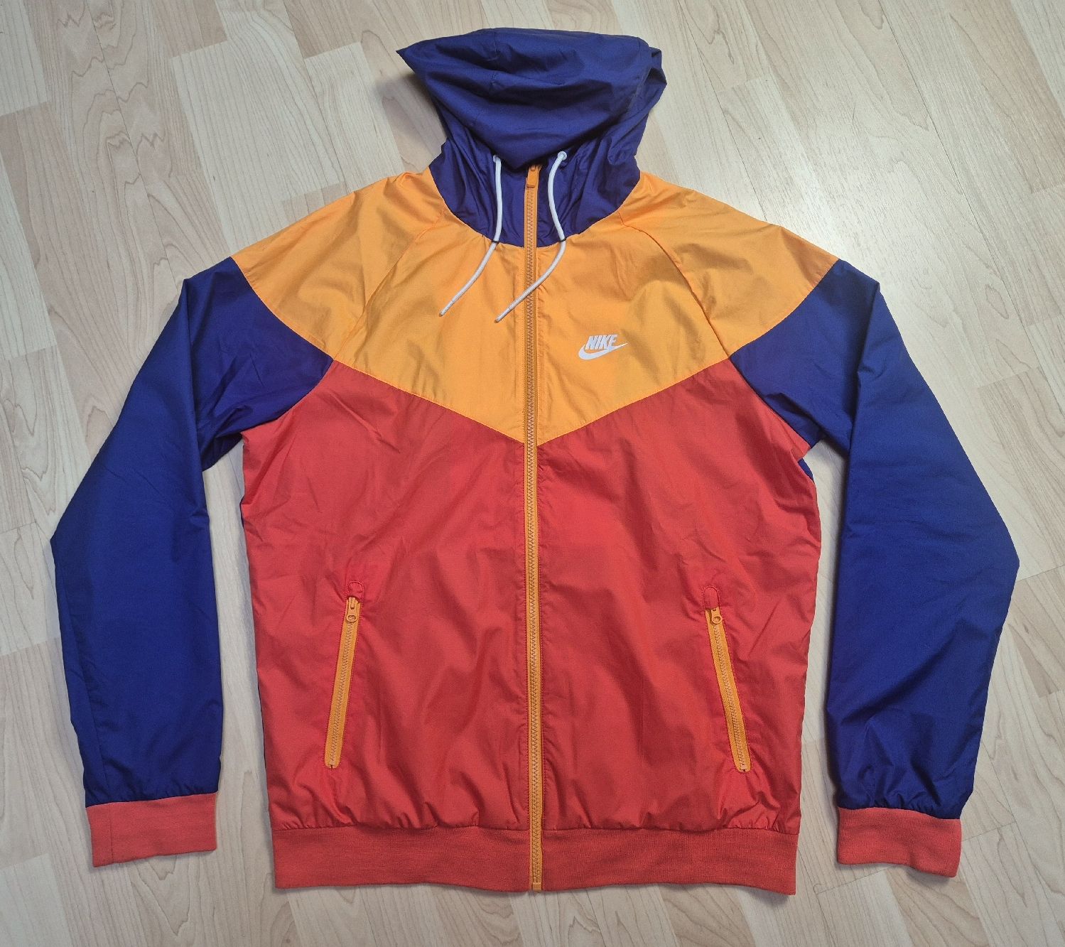 Nike Jacken: Rare Nike Windrunner Grösse M – Neu (gemäss Beschreibung) aus St. Gallen von CaliSunshine