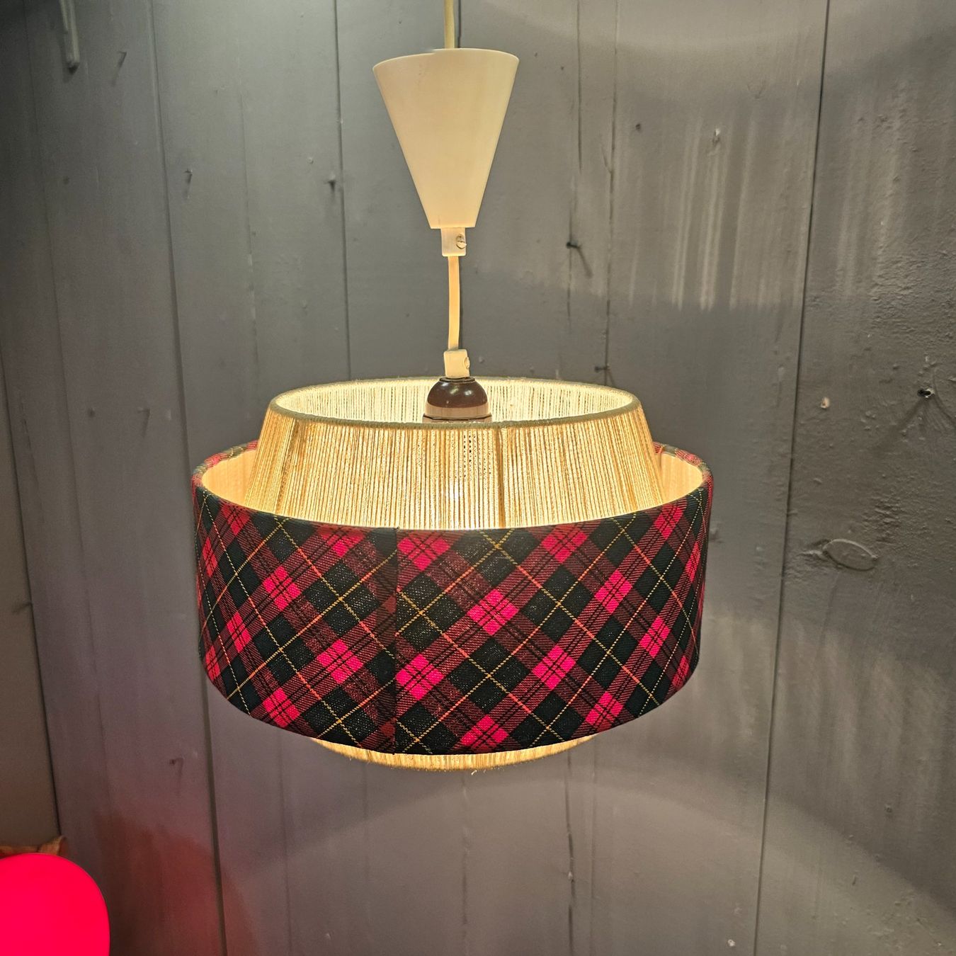 Kronleuchter & Deckenlampen: 1970 Ceiling Lamp. Hängelampe Deckenlampe Stoffschirm – Gebraucht aus Nottwil von Wondewa-Shop 2