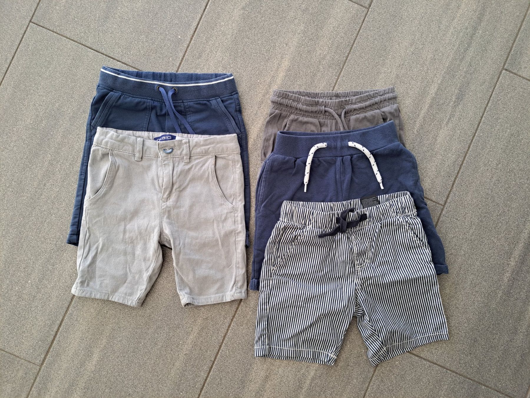 Kleiderpakete & -sets: Kurze Hosen Shorts Gr 110 – Gebraucht aus Bünzen von nagyagi111mail
