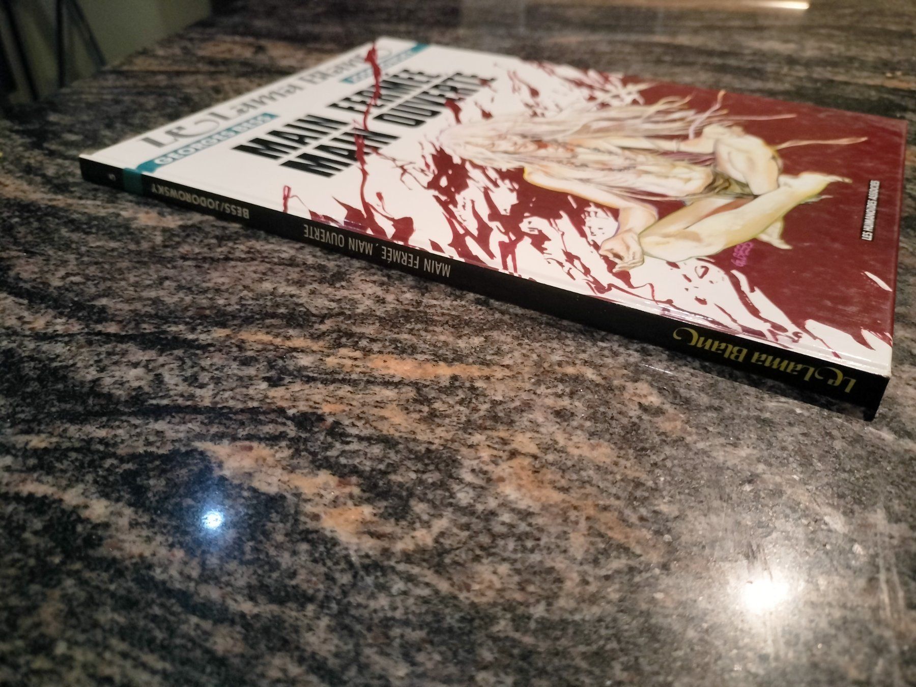Fumetti: Le Lama blanc Tome 5 - Main fermée, main ouverte – Usato da Cortaillod venduto da rozinna 1