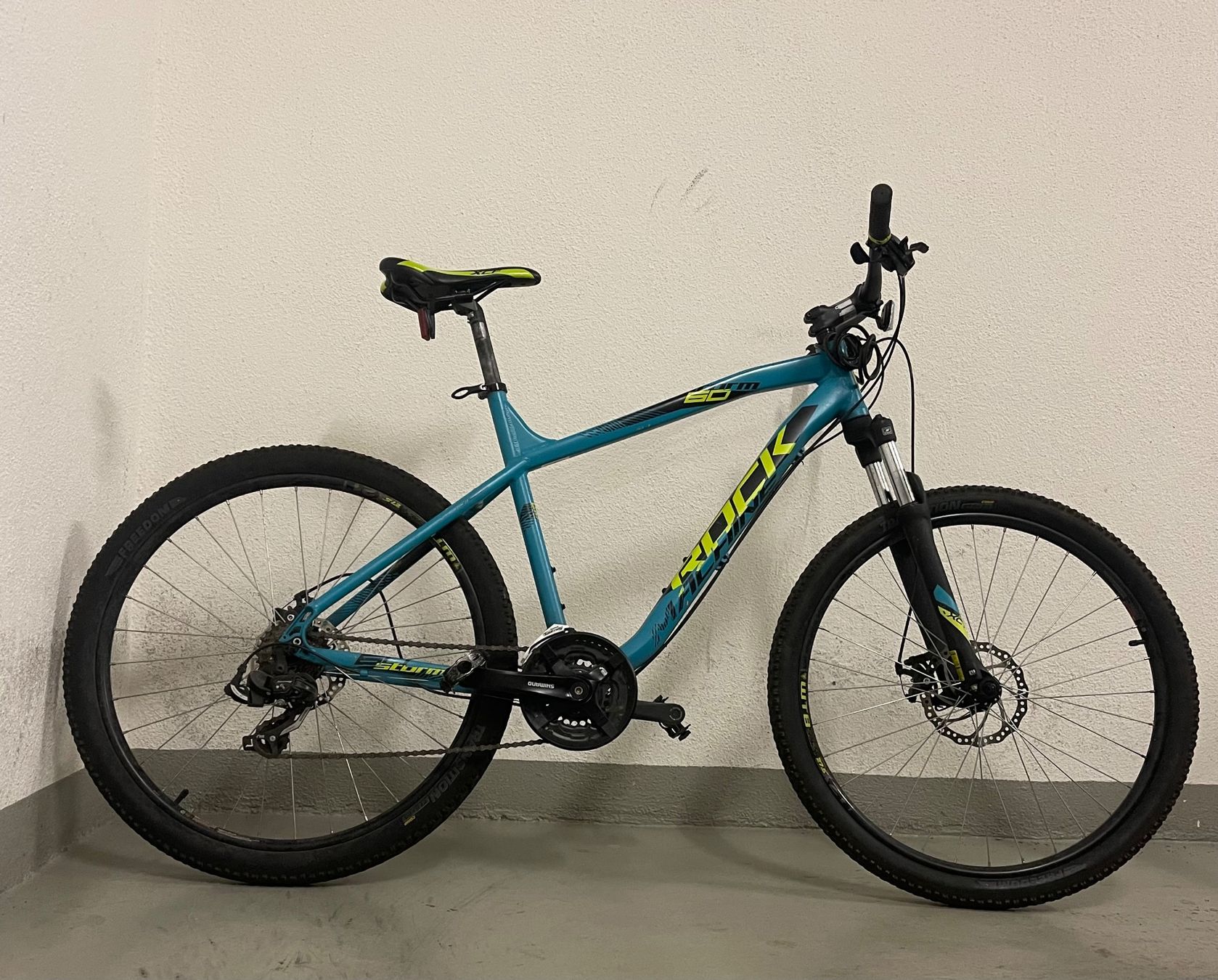 Rock Machine Velos: Rock Machine Bike Türkis – Gebraucht aus Chur von Per_Marq