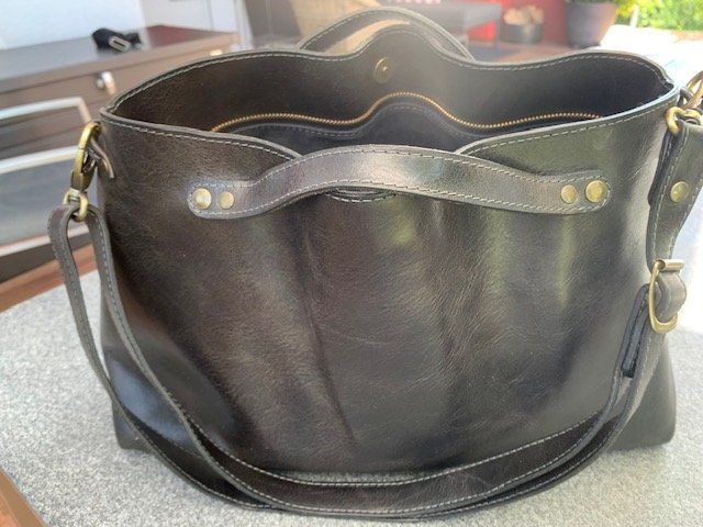Borse da donna: Ledertasche - Handgefertigt - LilaLila – Nuovo (secondo la descrizione) da Kirchberg BE venduto da Rege