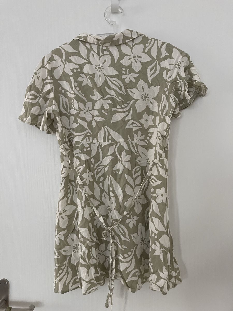 Vestiti: Sommerliches Kleid mit Blumenmuster – Nuovo (secondo la descrizione) da Wetzikon ZH venduto da man_7mn7 4