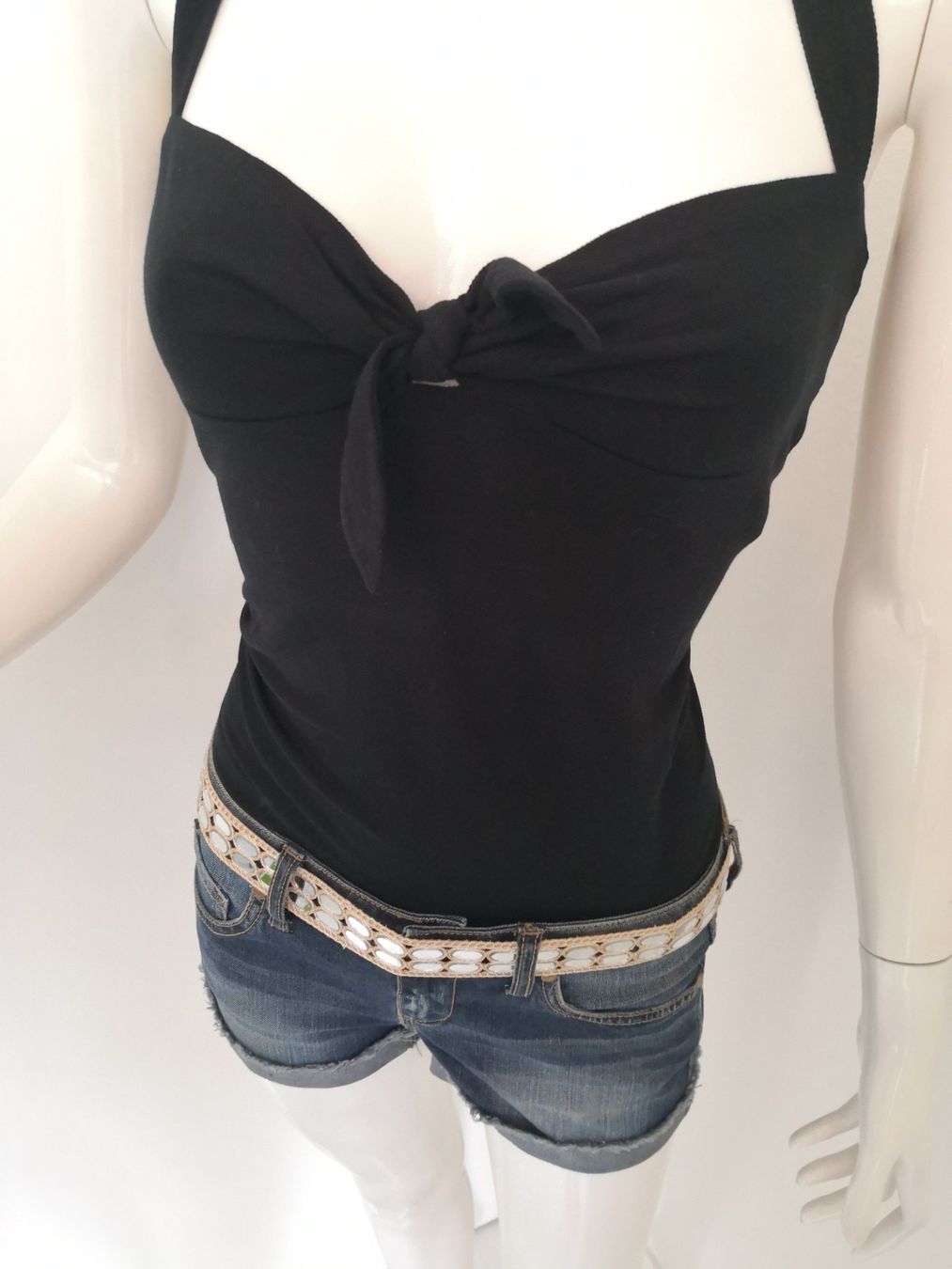 Mango Top: 🤩MANGO TOP SCHWARZ MIT KNOTEN – Usato da Olten venduto da Naja-Twins-Twins 8