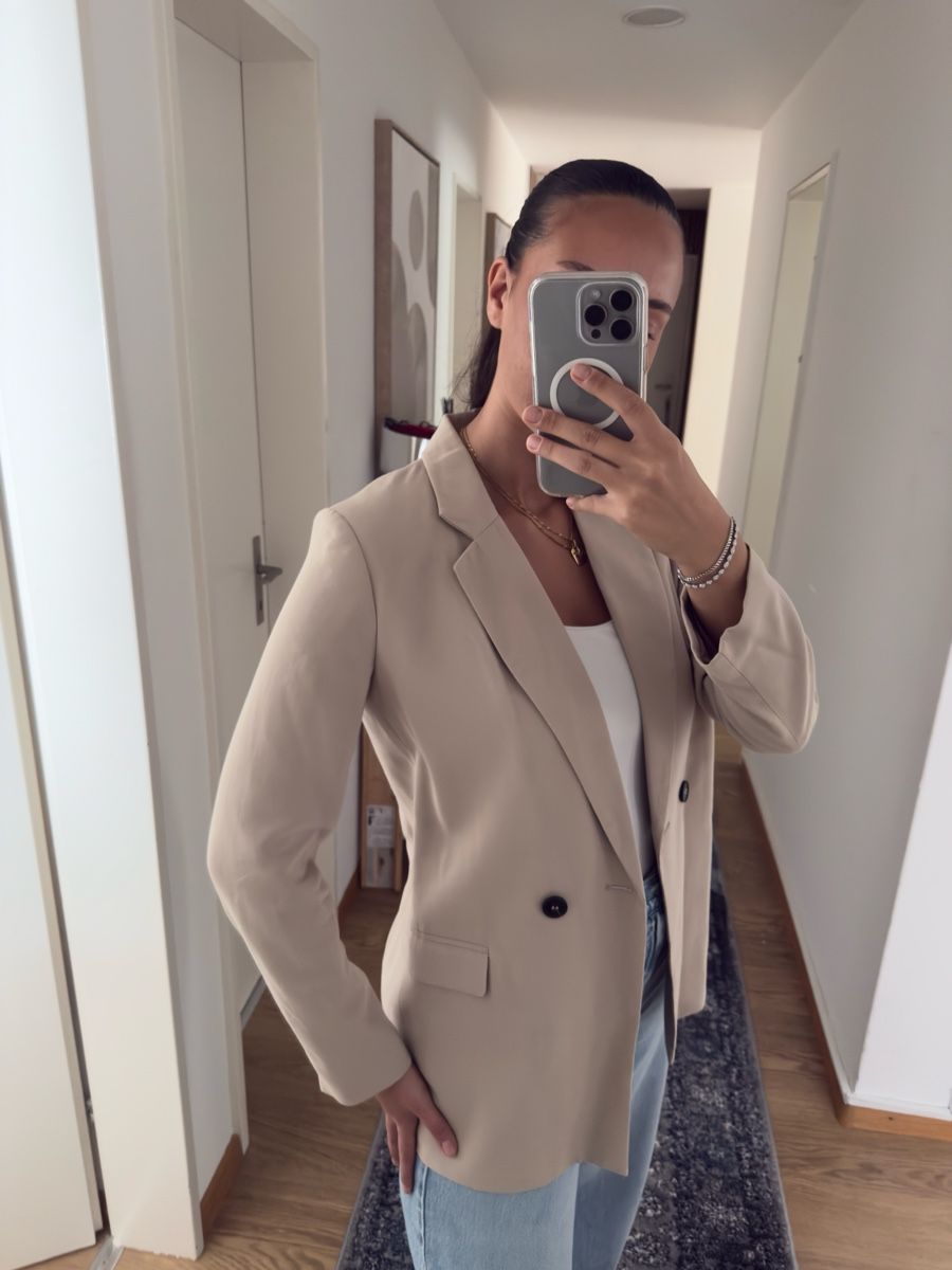 C&A Anzüge & Kostüme: Damen Blazer beige – Gebraucht aus Niederhasli von elm_7pyv 1