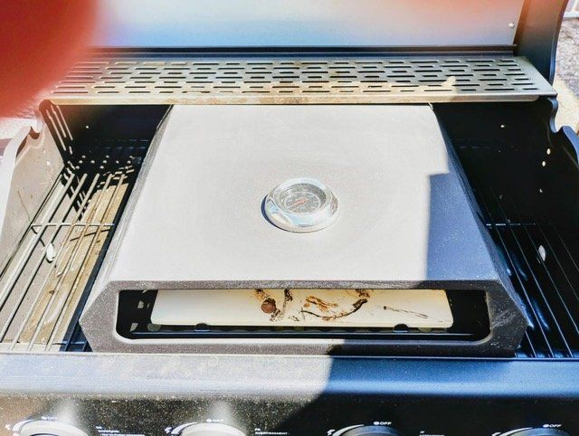 Griglie: GASGRILL MIT PIZZAOFEN – Nuovo (secondo la descrizione) da Stans venduto da Ringgli 1