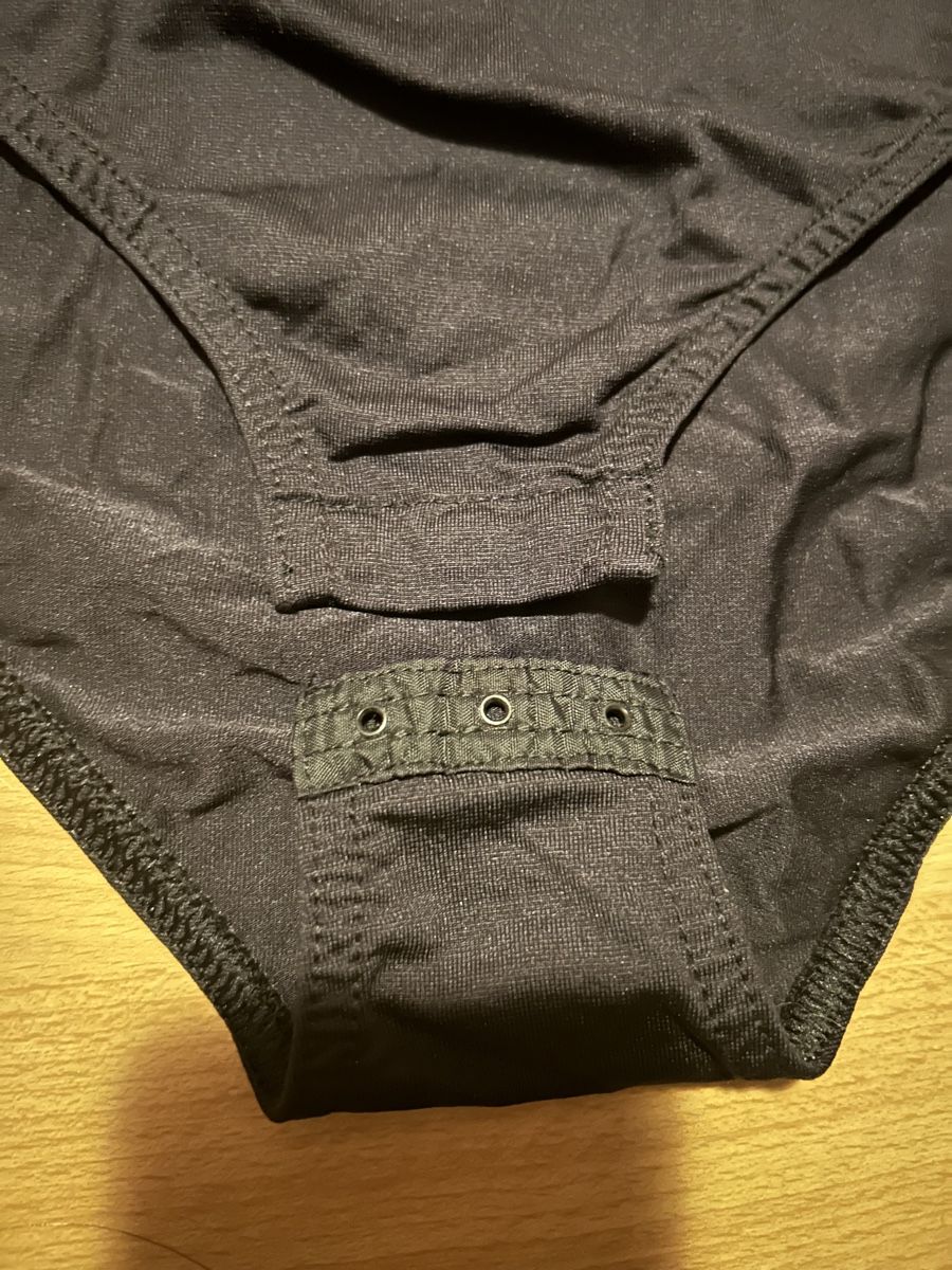 T-shirt: Oberteile, Gr. M, 2 Stk. – Usato da Hallwil venduto da Zoeizy 2