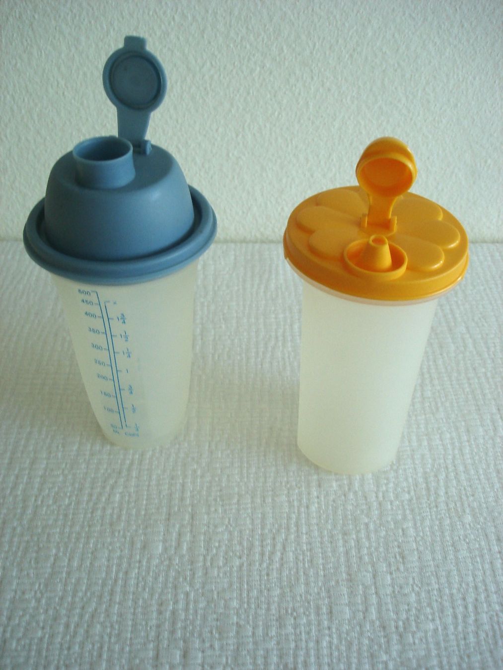 Contenitori & Simili: 2  Schütteln-Behälter/Shaker mit Ausgiesser 500 ml – Usato da Regensdorf venduto da anna059 1
