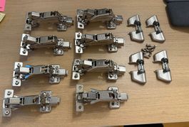 Scharniere mit integriertem Stopper für langsames, geräuschl