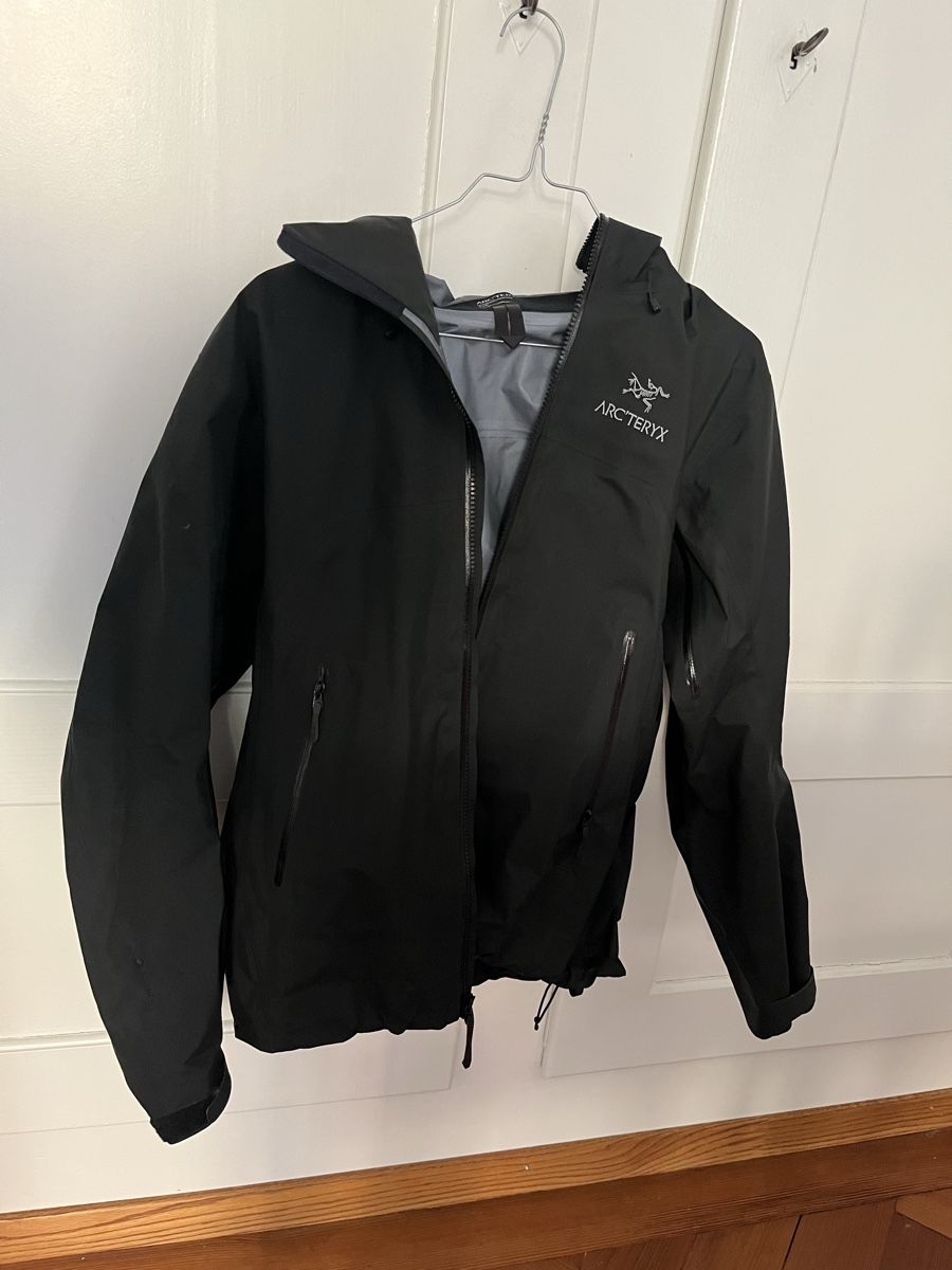 Arcteryx Giacche: Arcteryx Jacke NEU, S Damen Beta AR – Nuovo (secondo la descrizione) da Bern venduto da Blumentopf.