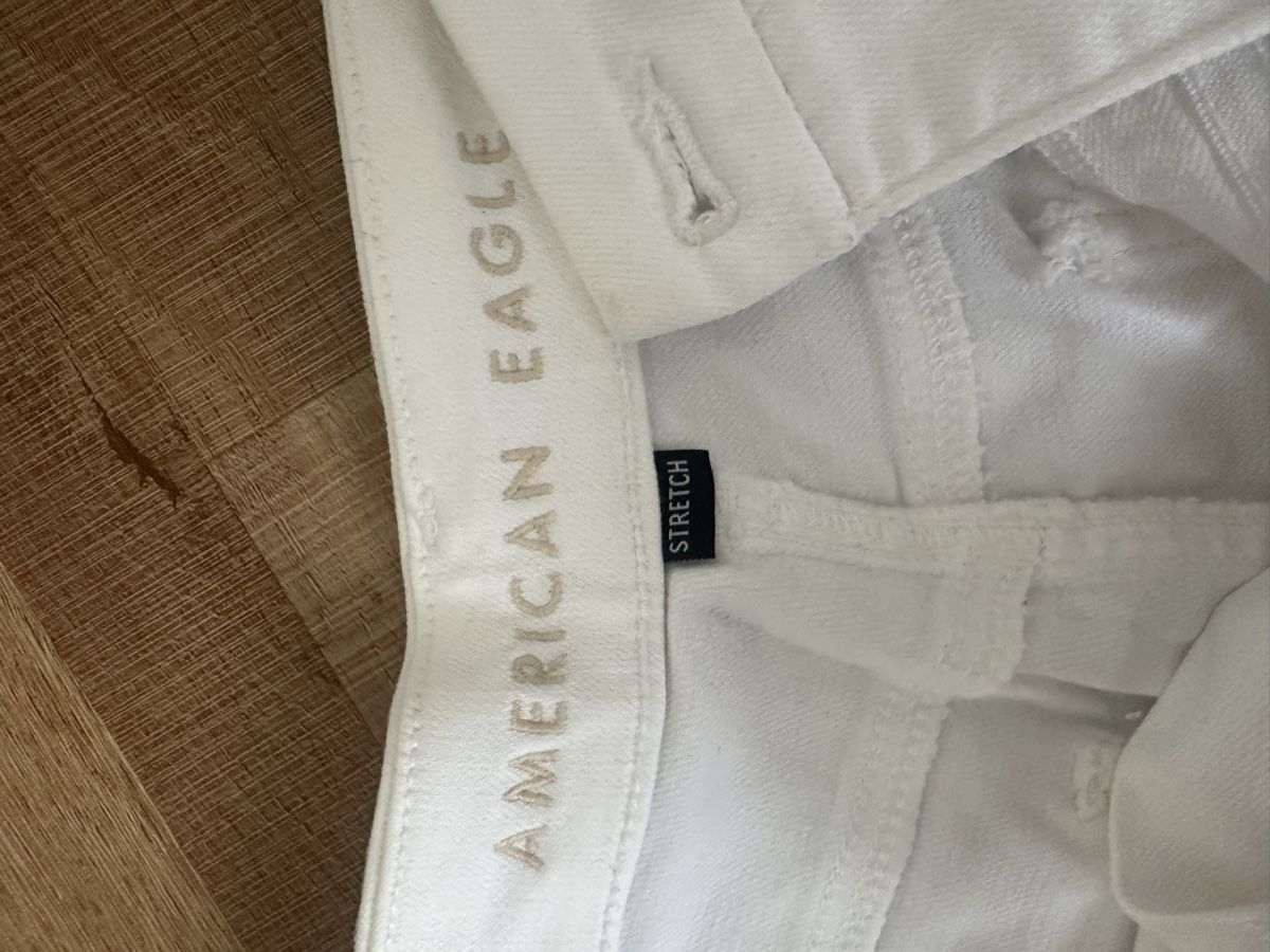 American Eagle Pantaloni: American Eagle Mom Shorts – Usato da Zürich venduto da gryffindor_aurorin 1