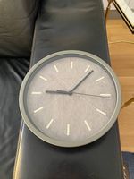 Krontaler Wanduhr, grau, Durchmesser 25cm