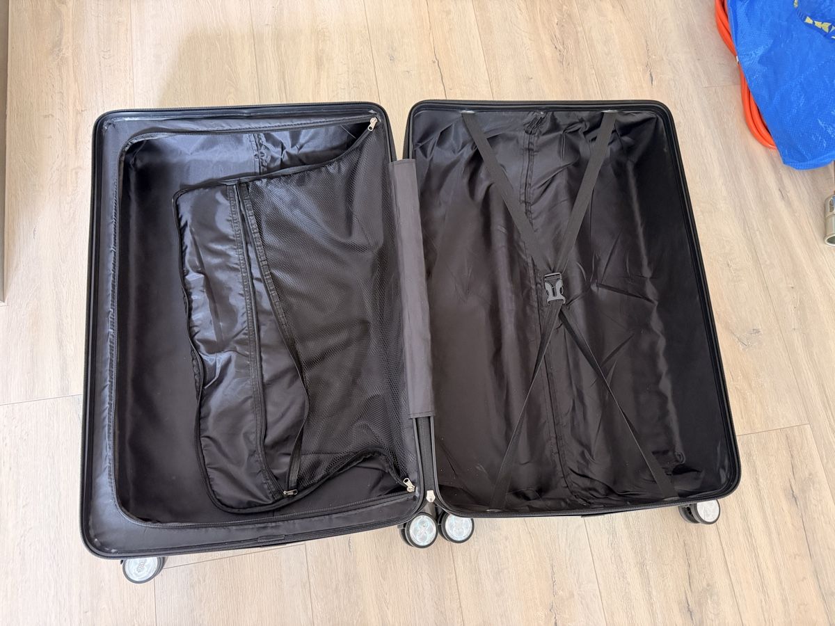 Valigie: Koffer mit Rollen, hellblau  – Usato da Stallikon venduto da Tania 2