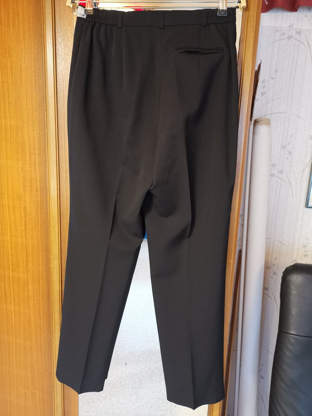 Pantaloni: Damenhose schwarz, GARDEUR – Usato da Seuzach venduto da NaehdesignMirjam 1