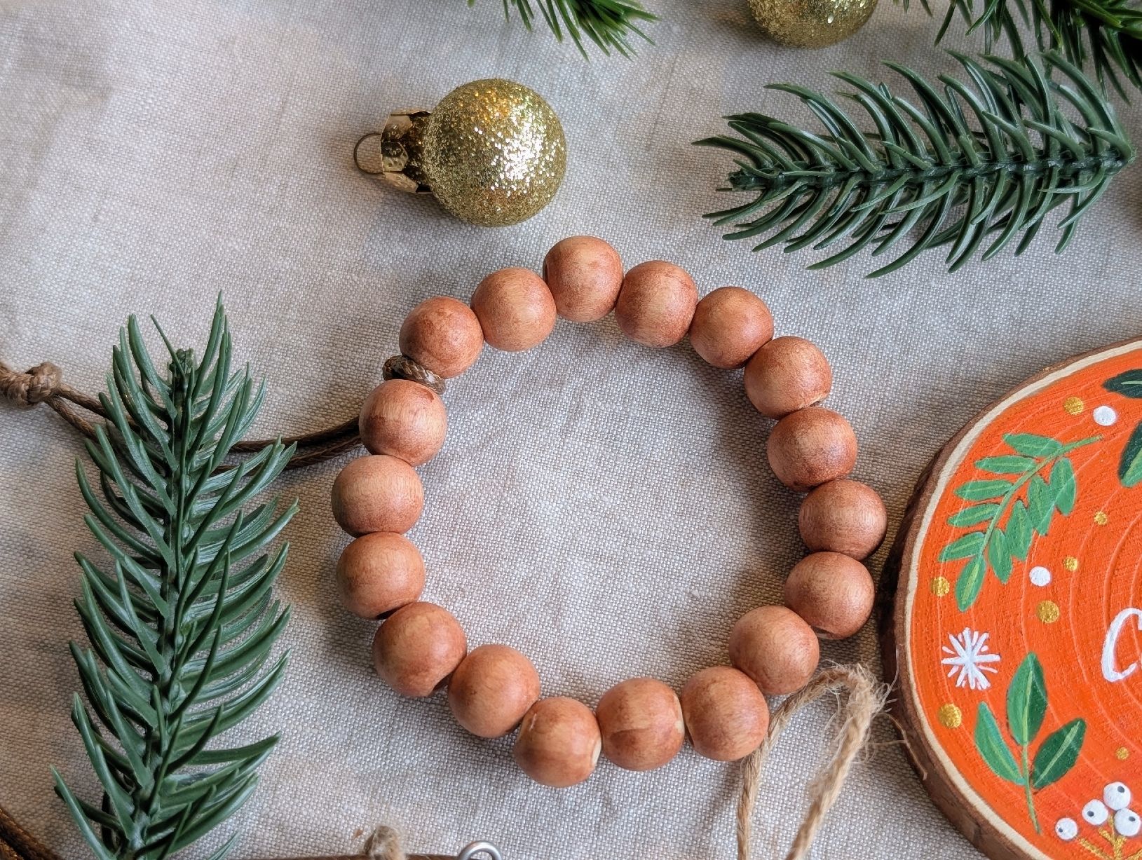 Tutte le decorazioni: Hand Painted Wooden Christmas Ornaments Set,  Rustic Charm – Nuovo e nell'imballaggio originale da Winterthur venduto da LaVieColor 3