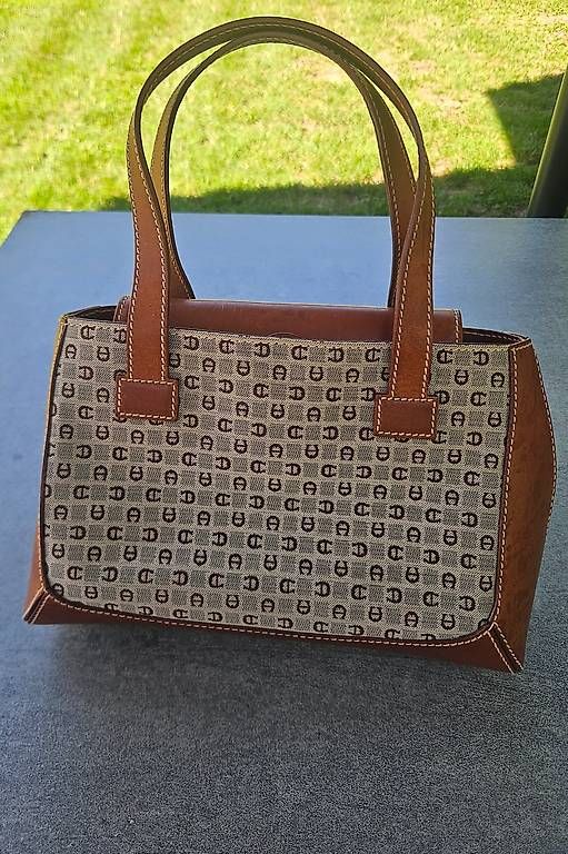Taschen für Damen: Etienne Aigner Tasche! – Gebraucht aus Au ZH von psc_k9fm