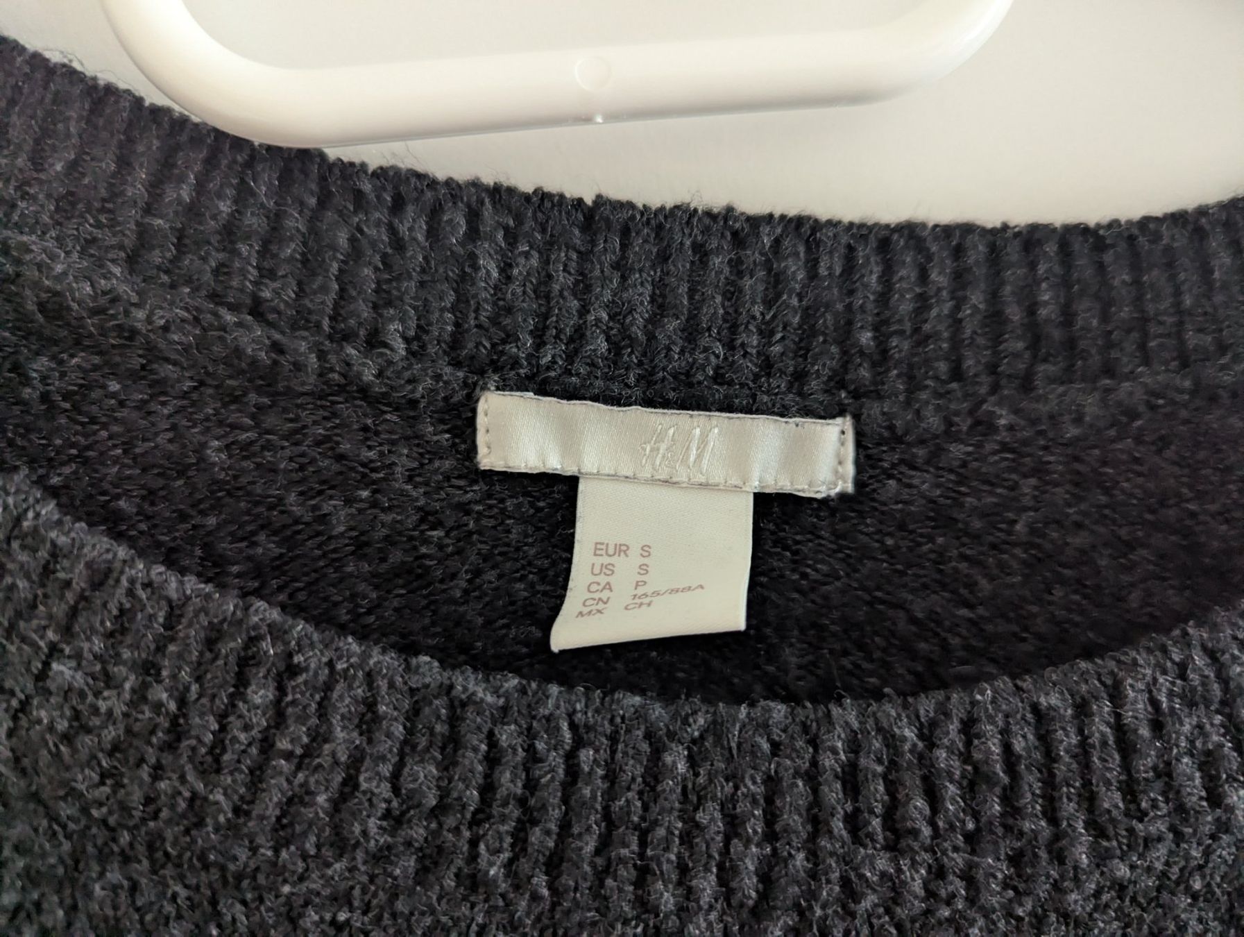 H&M Pullover & Sweatshirts: H&M | dunkelgrauer Strickpullover | Grösse S – Gebraucht aus Wolfhausen von janine621 1