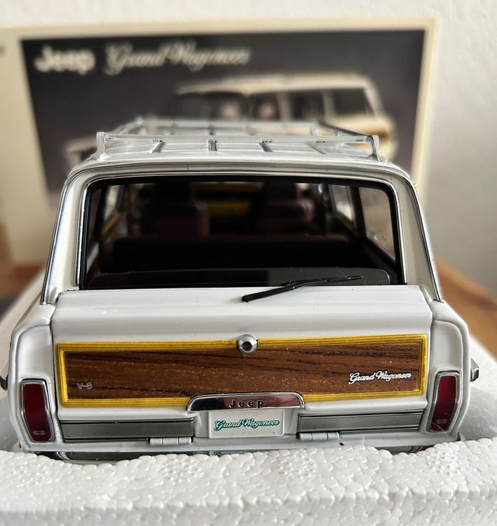 KK-Scale 1:18 Jeep Grand Wagoneer Año De Construcción 1989 Blanco Apariencia De Madera Kkdc181111