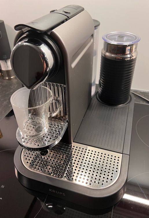 bijl horizon opmerking Nespresso Citiz & Milk (Nespressomachine + Milchschäumer) | Acheter sur  Ricardo