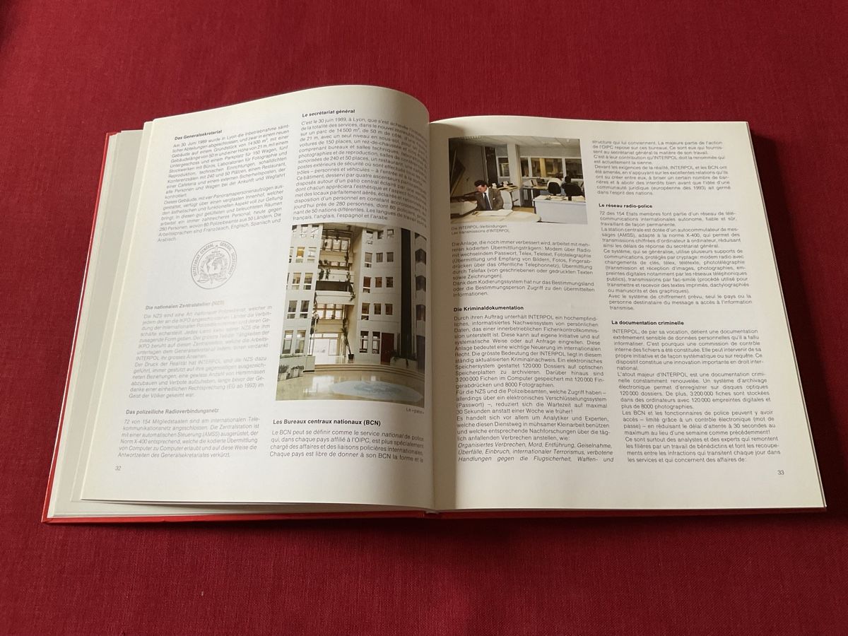 Libri: Buch Kantonale Polizei Schweizer-Geschichte und Uniformen CH – Usato da Lugano venduto da Persepolis 1