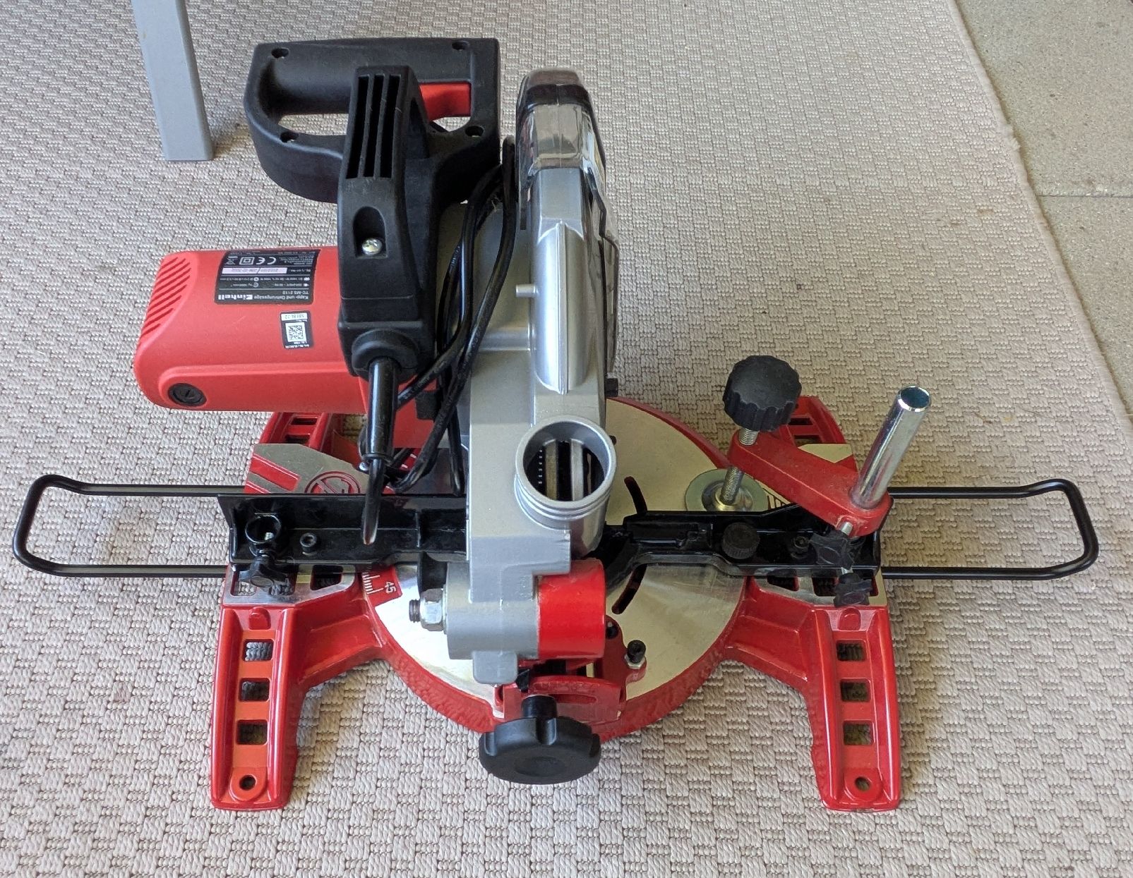 Einhell Scies: Kapp- und Gehrungssäge Einhell TC-MS 2112 – D'occasion à Luzern par reg_dq65