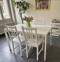 Table IKEA MELLTORP 125x75x74 + 4 chaises