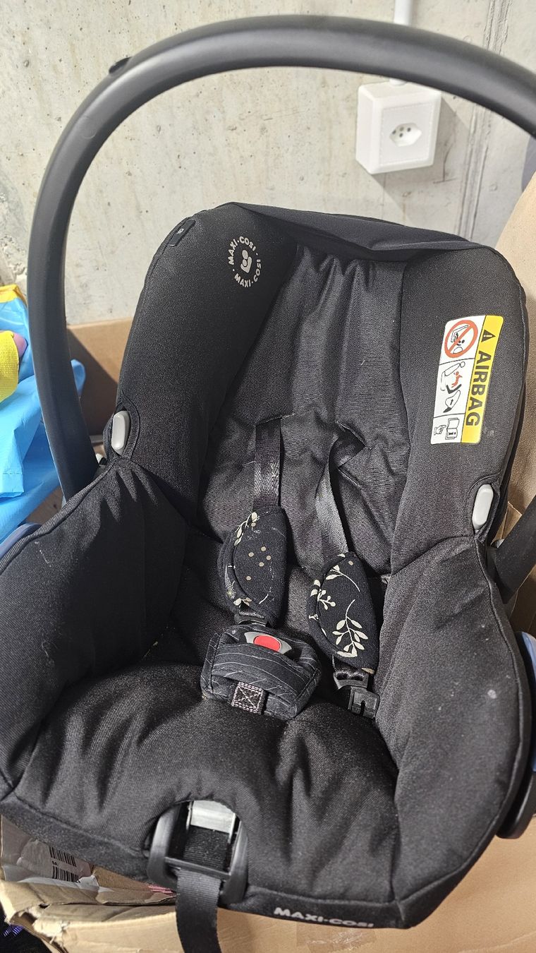 Maxi-Cosi Auto-Kindersitze: Maxi Cosi Baby Schale – Gebraucht aus Sennhof von Sophia0503 3