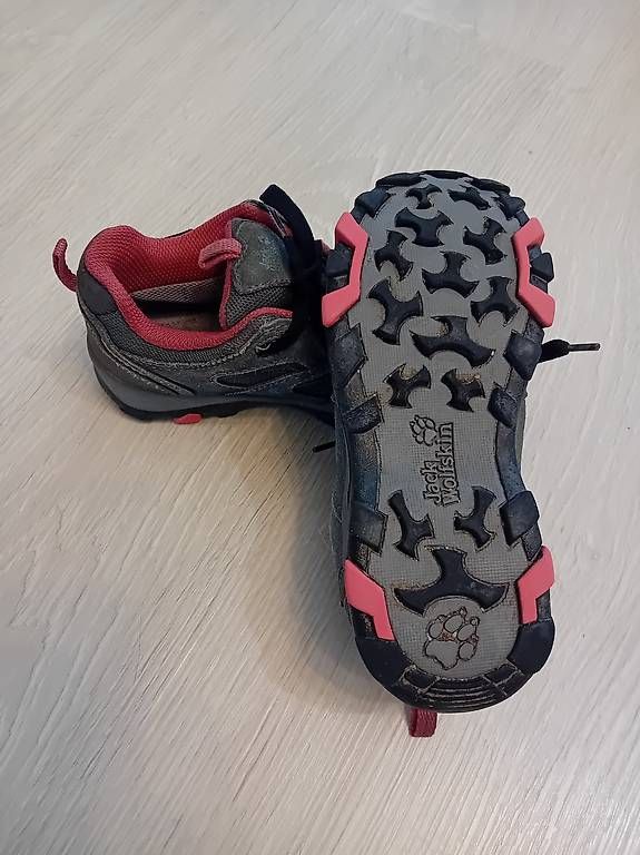 Jack Wolfskin Chaussures hommes: Trekkingschuh Jack Wolfskin Gr. 32 – D'occasion à Romanshorn par cojbamil