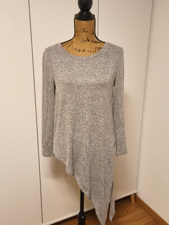 ONLY Langarmshirt asymmetrisch grau Grösse XS neuwertig