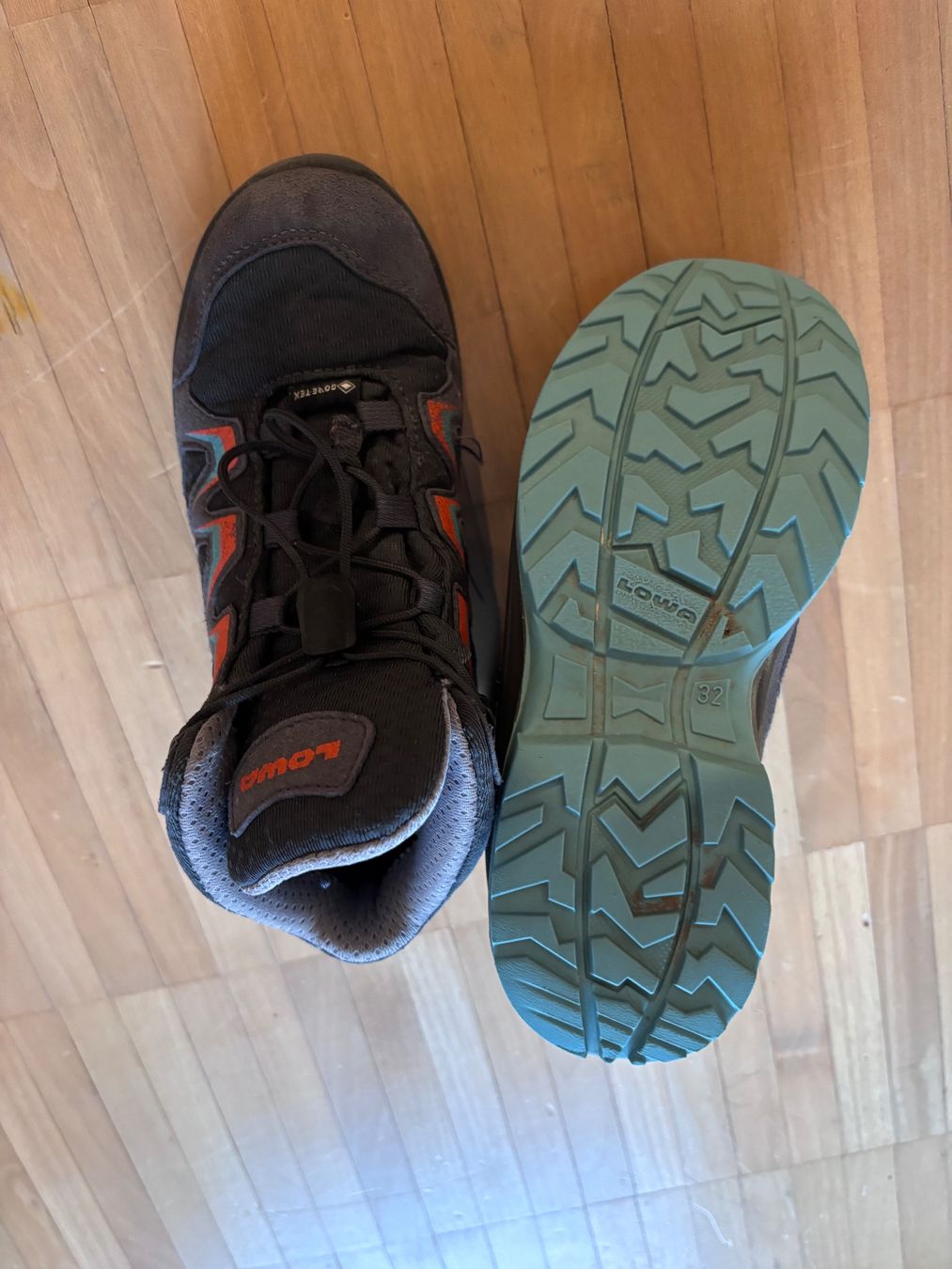 Lowa Chaussures garçon: Lowa Trekkingschuhe, Grösse 32 – D'occasion à Zürich par mhug1 2