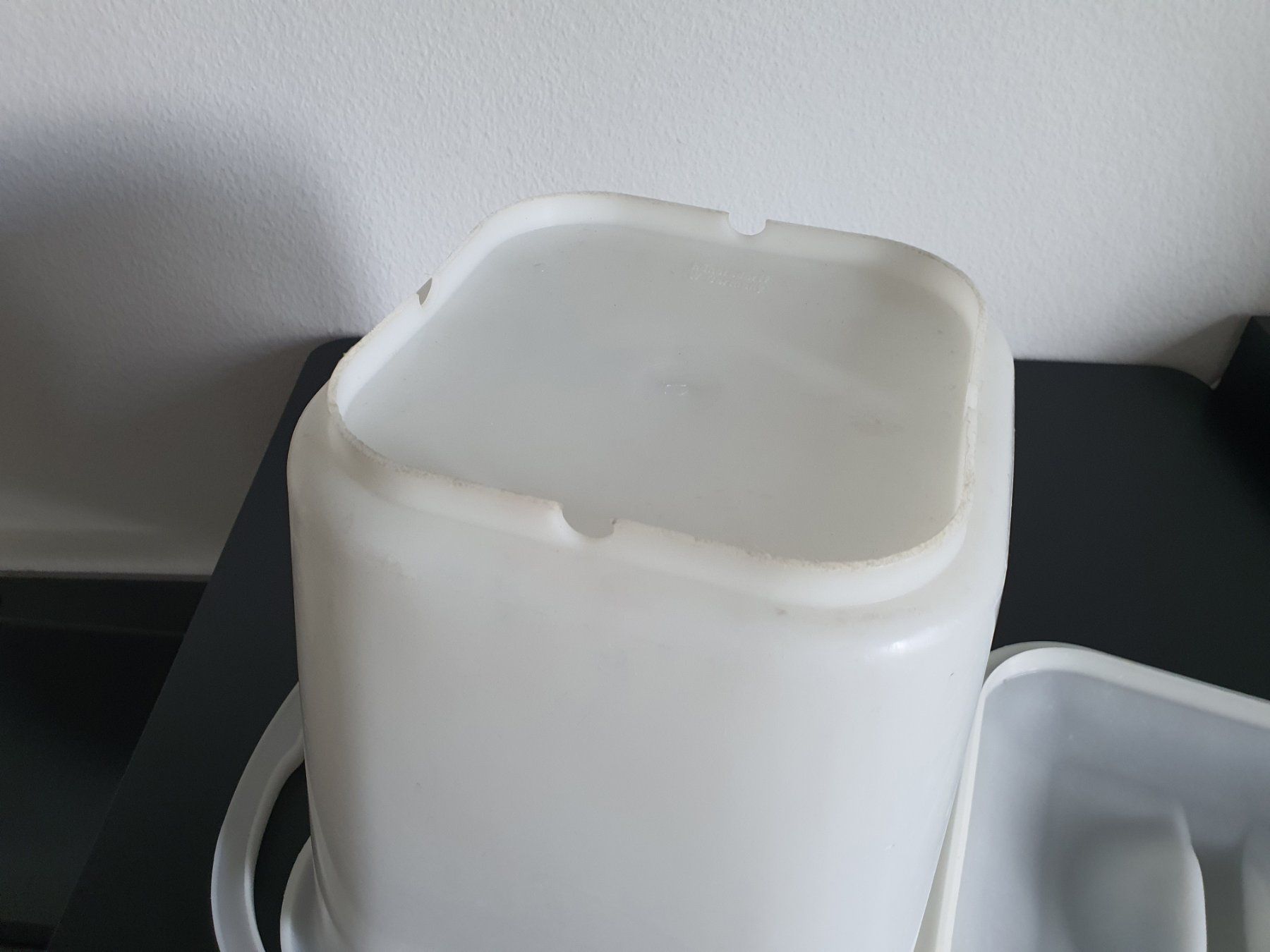 Altro per la casa: Eimer mit Deckel Allzweck, 12 Liter – Usato da Winterthur venduto da Nooitgedagt 4