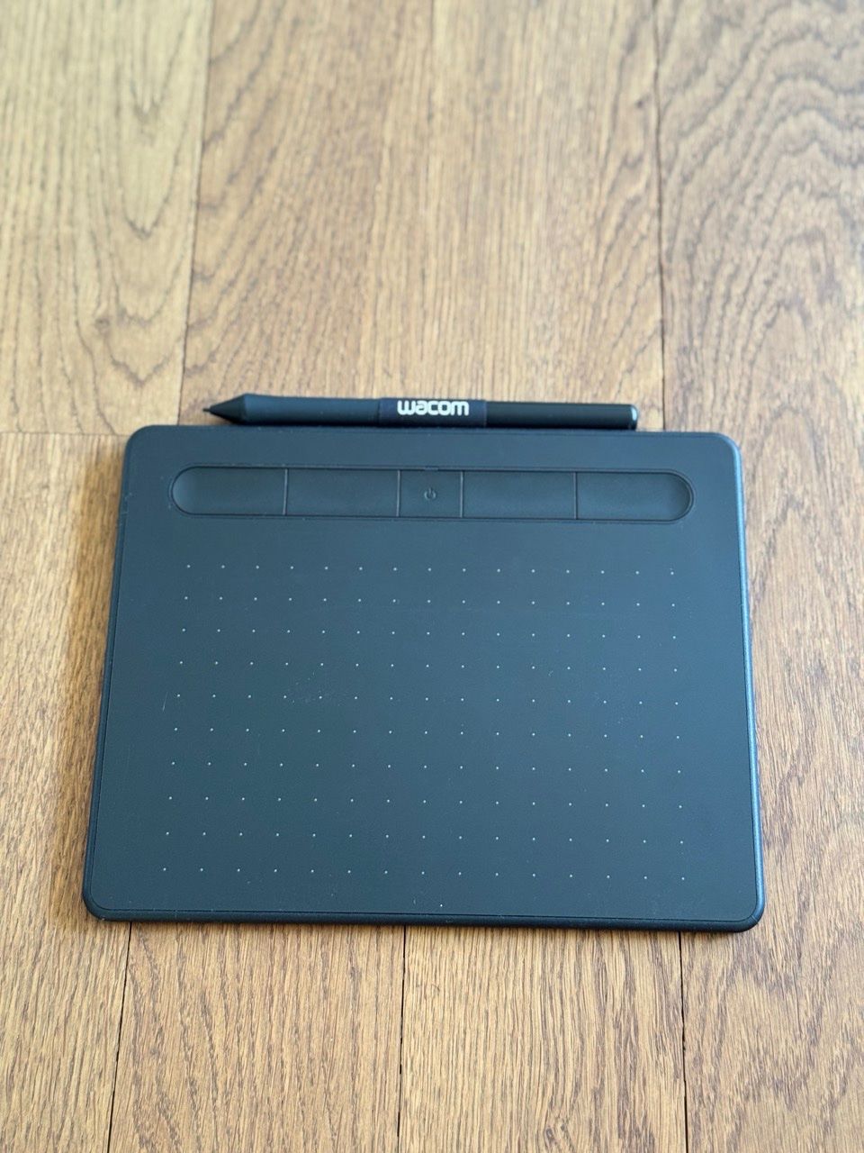 Wacom Tablet PC: Wacom Intuos Bluetooth Grafiktablett mit Stift – Nuovo (secondo la descrizione) da Riehen venduto da lor_d5w8