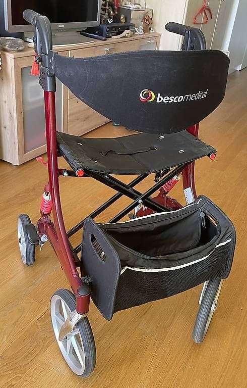 Aides à la marche: Rollator Besco Spring – D'occasion à Bern par jue_l25d