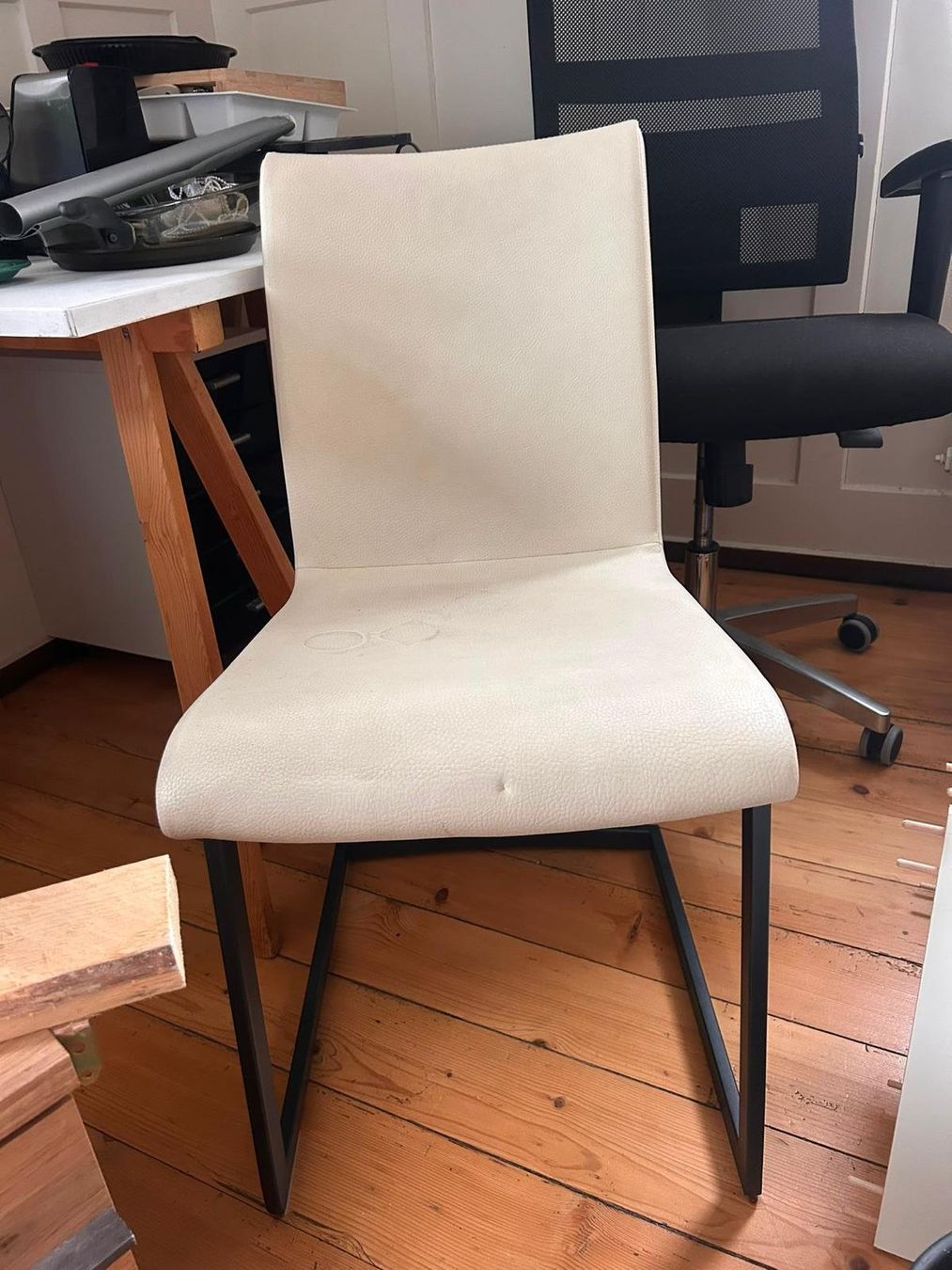 Sedie: Stuhl Freischwinger Leder Weiss – Usato da St. Gallen venduto da joe_v6z5